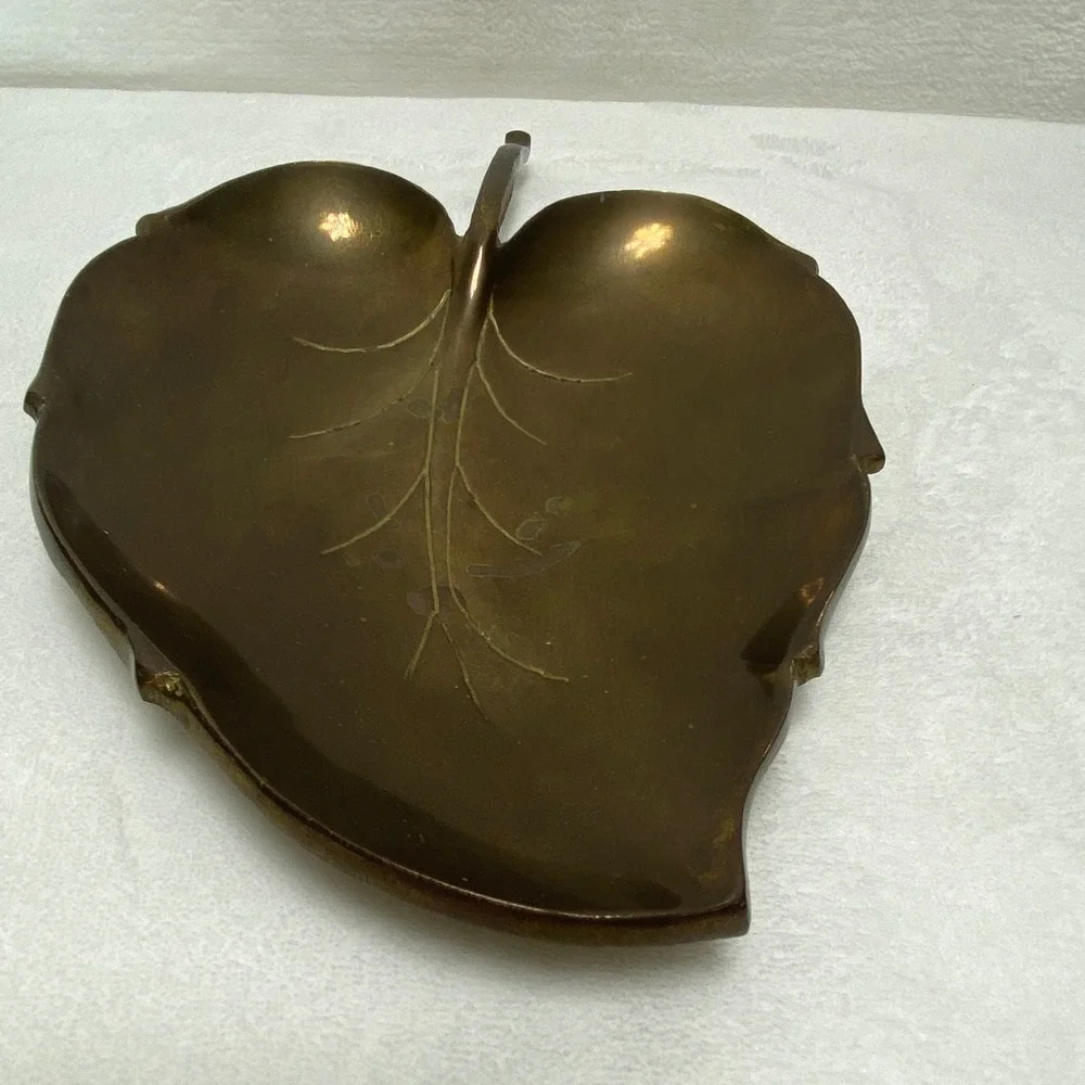 Vintage Large‎ Brass Leaf Trinket Dish Vanity Tray Decorative Collectible
